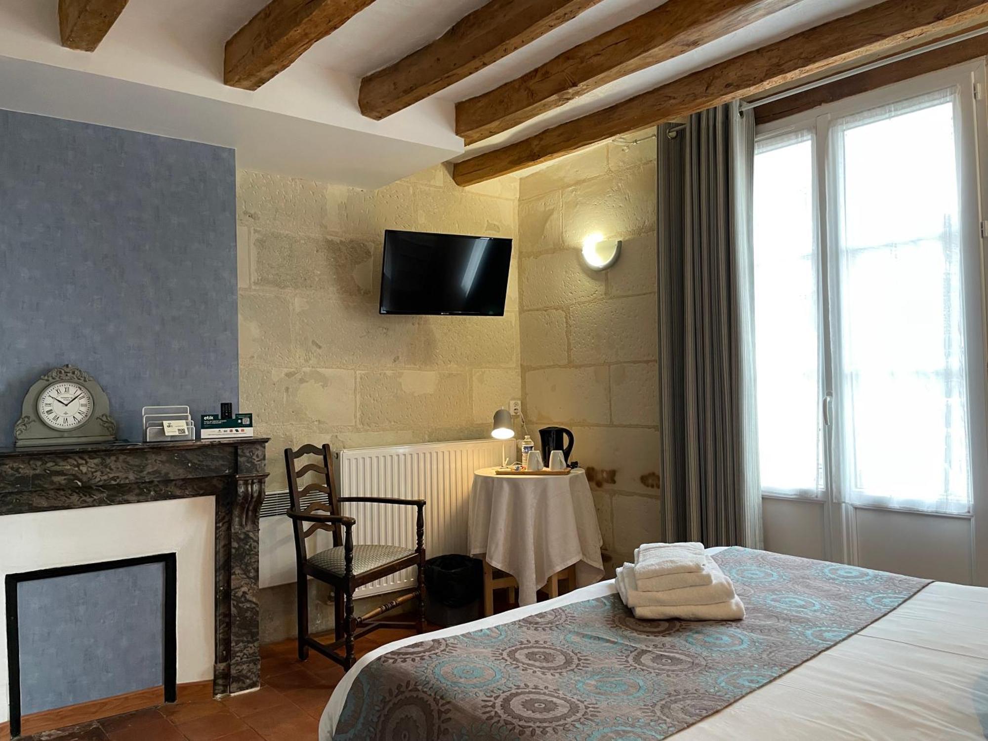 Logis Auberge Le Colombien - Hotel Et Restaurant Villandry Exteriör bild
