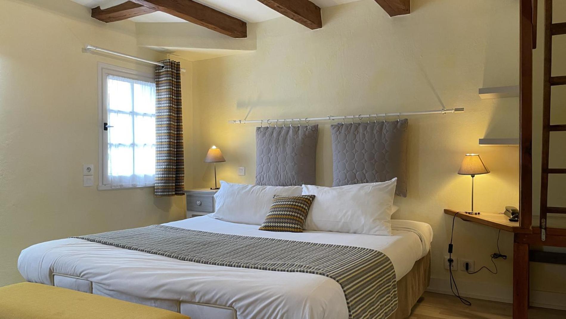 Logis Auberge Le Colombien - Hotel Et Restaurant Villandry Exteriör bild