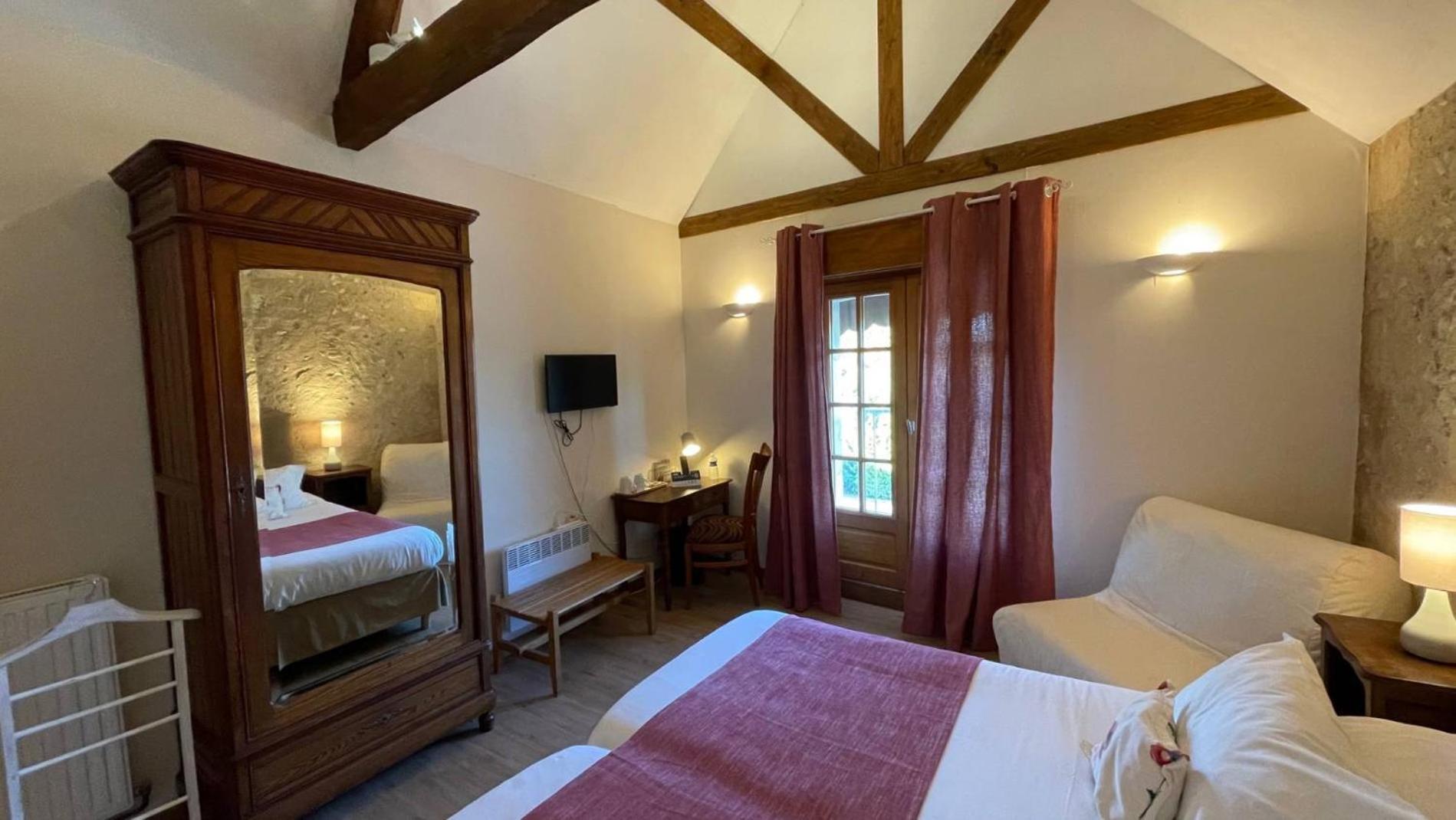 Logis Auberge Le Colombien - Hotel Et Restaurant Villandry Exteriör bild