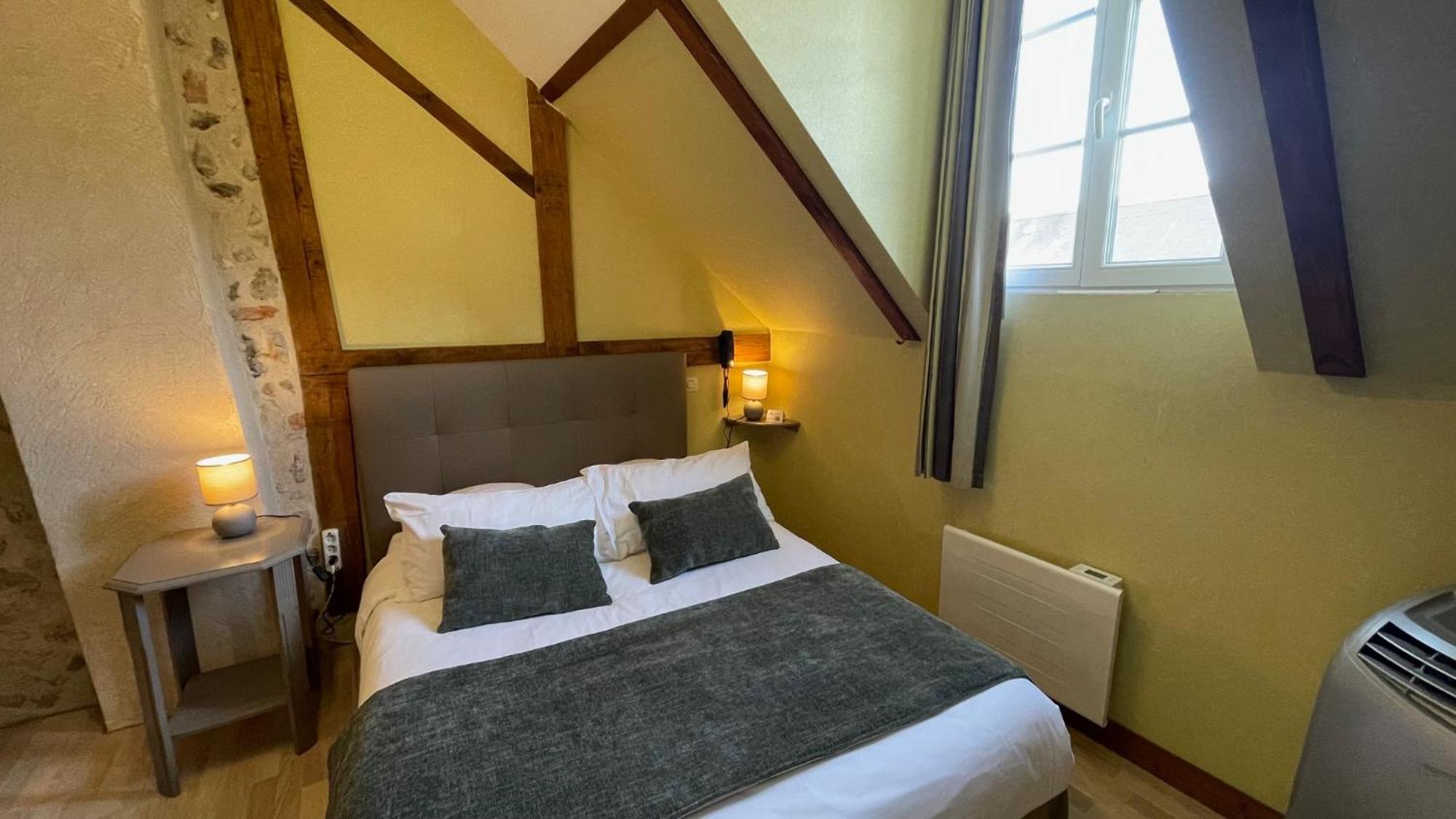 Logis Auberge Le Colombien - Hotel Et Restaurant Villandry Exteriör bild