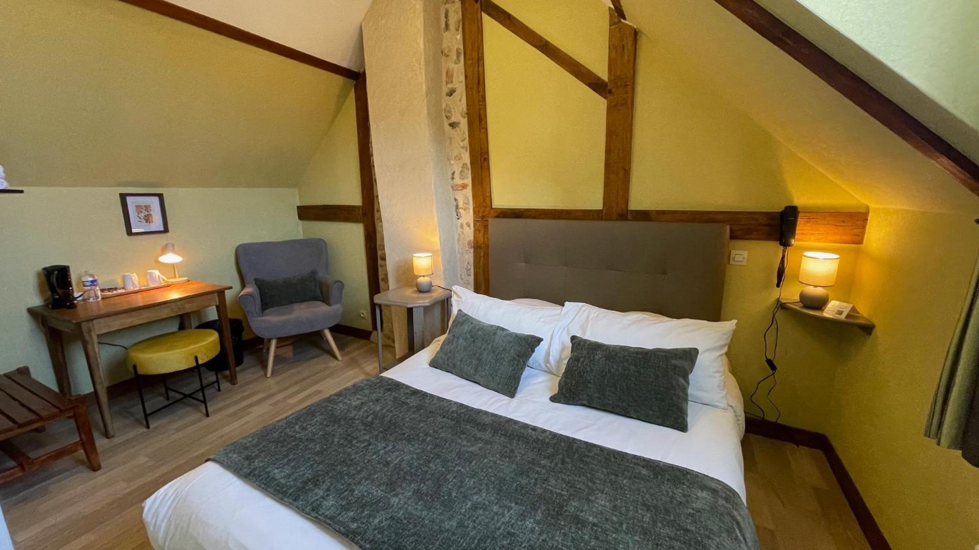 Logis Auberge Le Colombien - Hotel Et Restaurant Villandry Exteriör bild