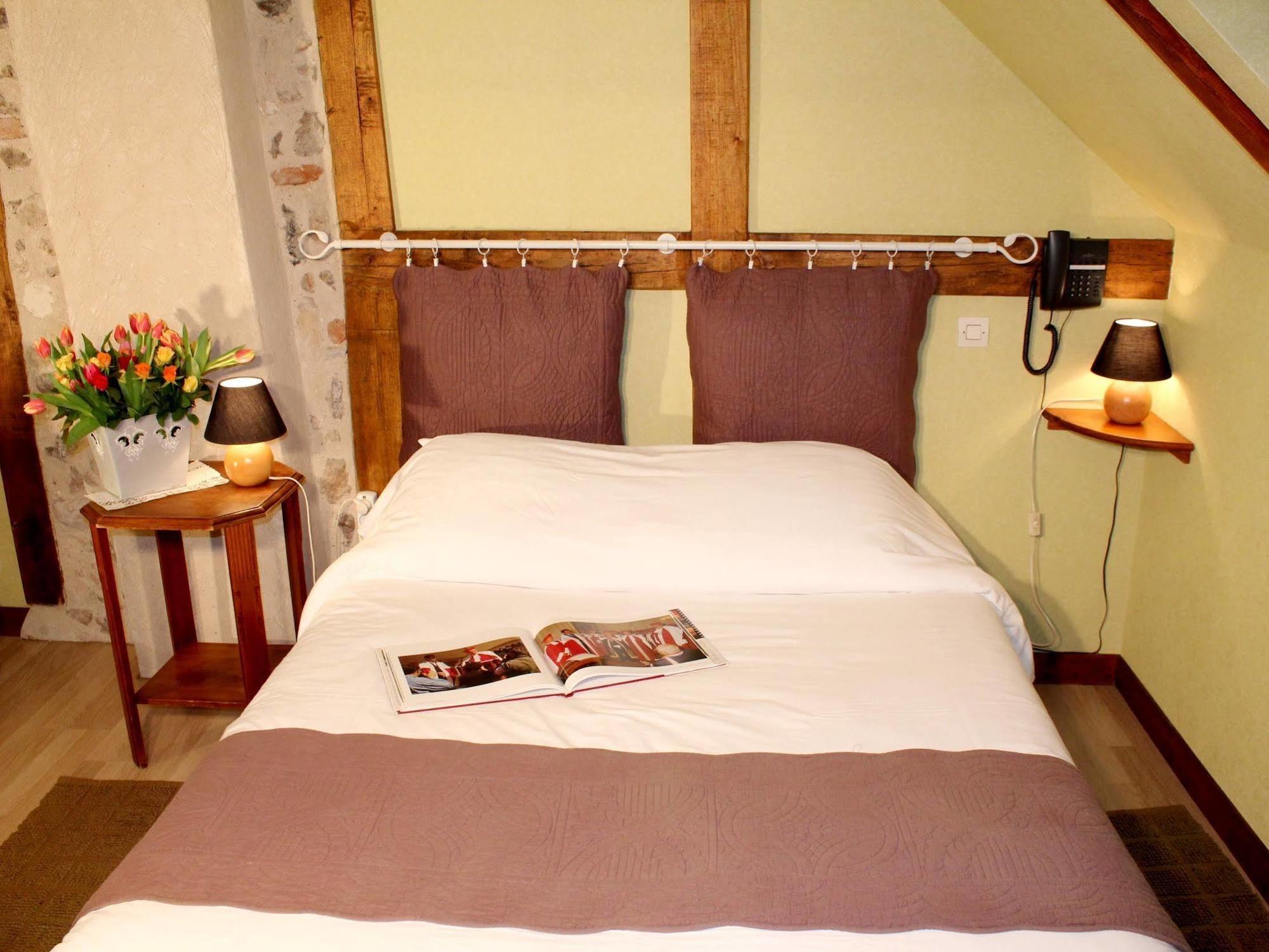 Logis Auberge Le Colombien - Hotel Et Restaurant Villandry Exteriör bild