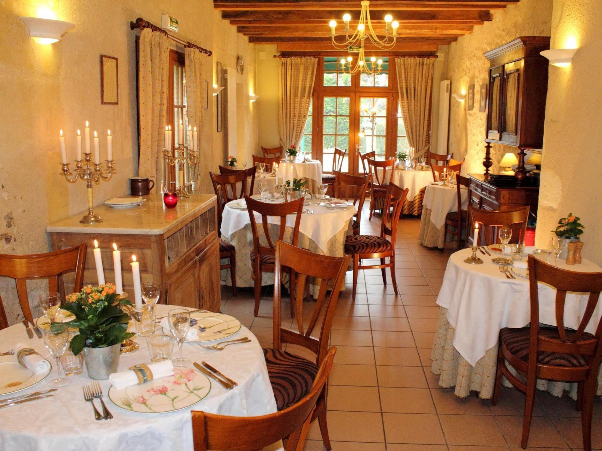 Logis Auberge Le Colombien - Hotel Et Restaurant Villandry Exteriör bild