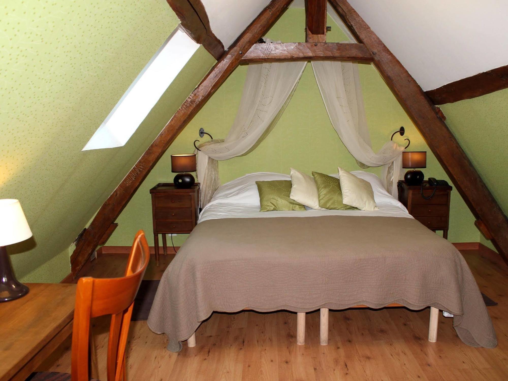Logis Auberge Le Colombien - Hotel Et Restaurant Villandry Exteriör bild